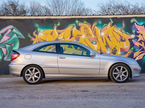Used 2004 Mercedes-Benz C 230 Coupe image 5