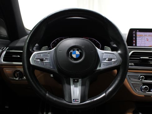 Used 2020 BMW 750i xDrive w/ Executive Package AWD/4WD image 13