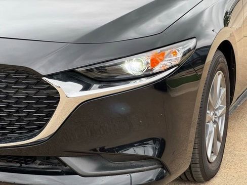 Used 2025 MAZDA MAZDA3 s FWD image 9