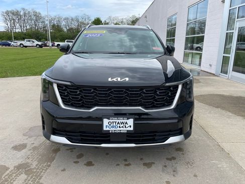 Used 2025 Kia Sorento S AWD/4WD image 3
