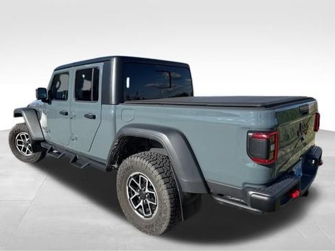 Used 2024 Jeep Gladiator Rubicon w/ Technology Group AWD/4WD image 14