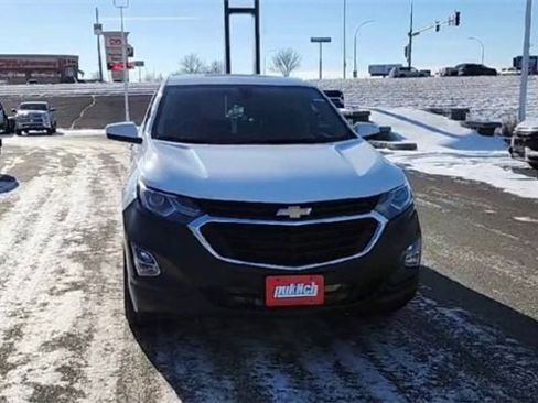 Used 2018 Chevrolet Equinox LT image 3