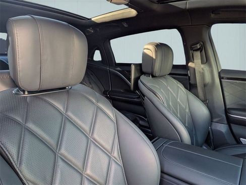 Used 2023 Mercedes-Benz Maybach S 580 4MATIC image 53