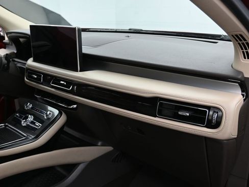 Used 2021 Lincoln Nautilus FWD image 32