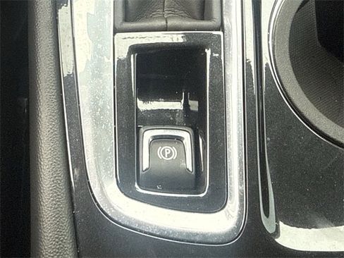 Used 2022 Chevrolet Equinox Premier image 19