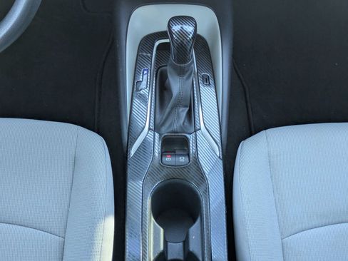 Used 2022 Toyota Corolla LE FWD image 16