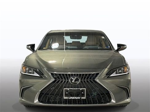 Used 2025 Lexus ES 300h w/ Technology Package image 8