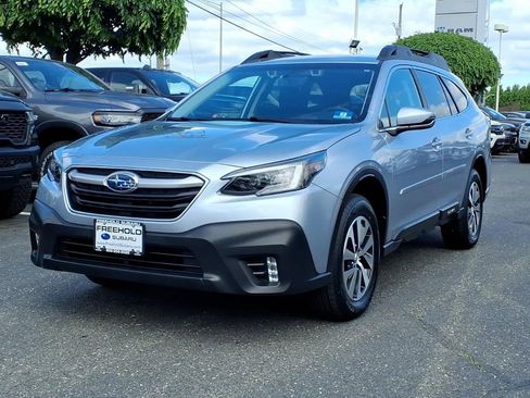 Used 2020 Subaru Outback Premium AWD/4WD image 3