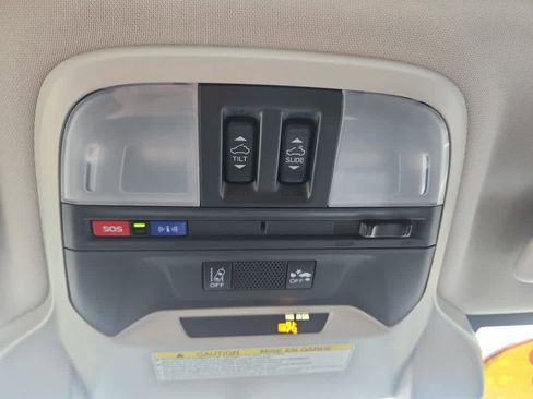 Used 2023 Subaru Crosstrek 2.5i Limited w/ Moonroof Package image 32