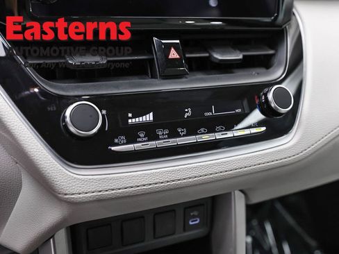 Used 2024 Toyota Corolla Cross L AWD/4WD image 19