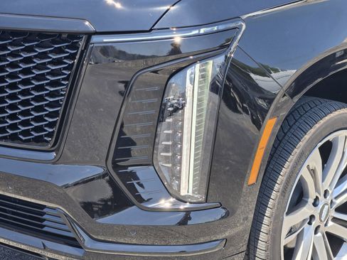 Used 2026 Cadillac Escalade ESV Sport w/ Touring Package AWD/4WD image 10