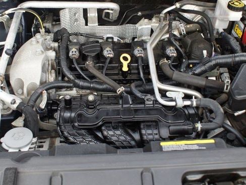 Used 2021 Nissan Rogue SV image 25