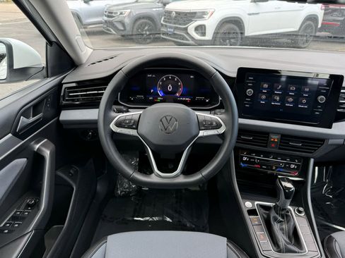 Certified 2026 Volkswagen Jetta SE FWD image 20