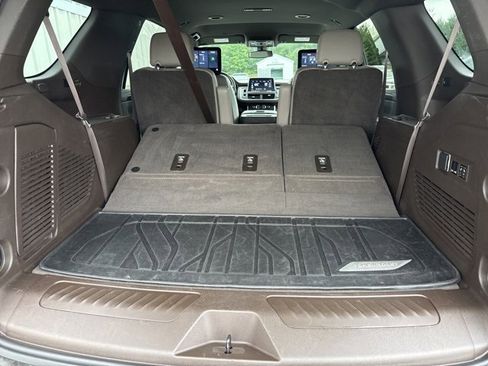 Used 2021 Chevrolet Tahoe LT image 36