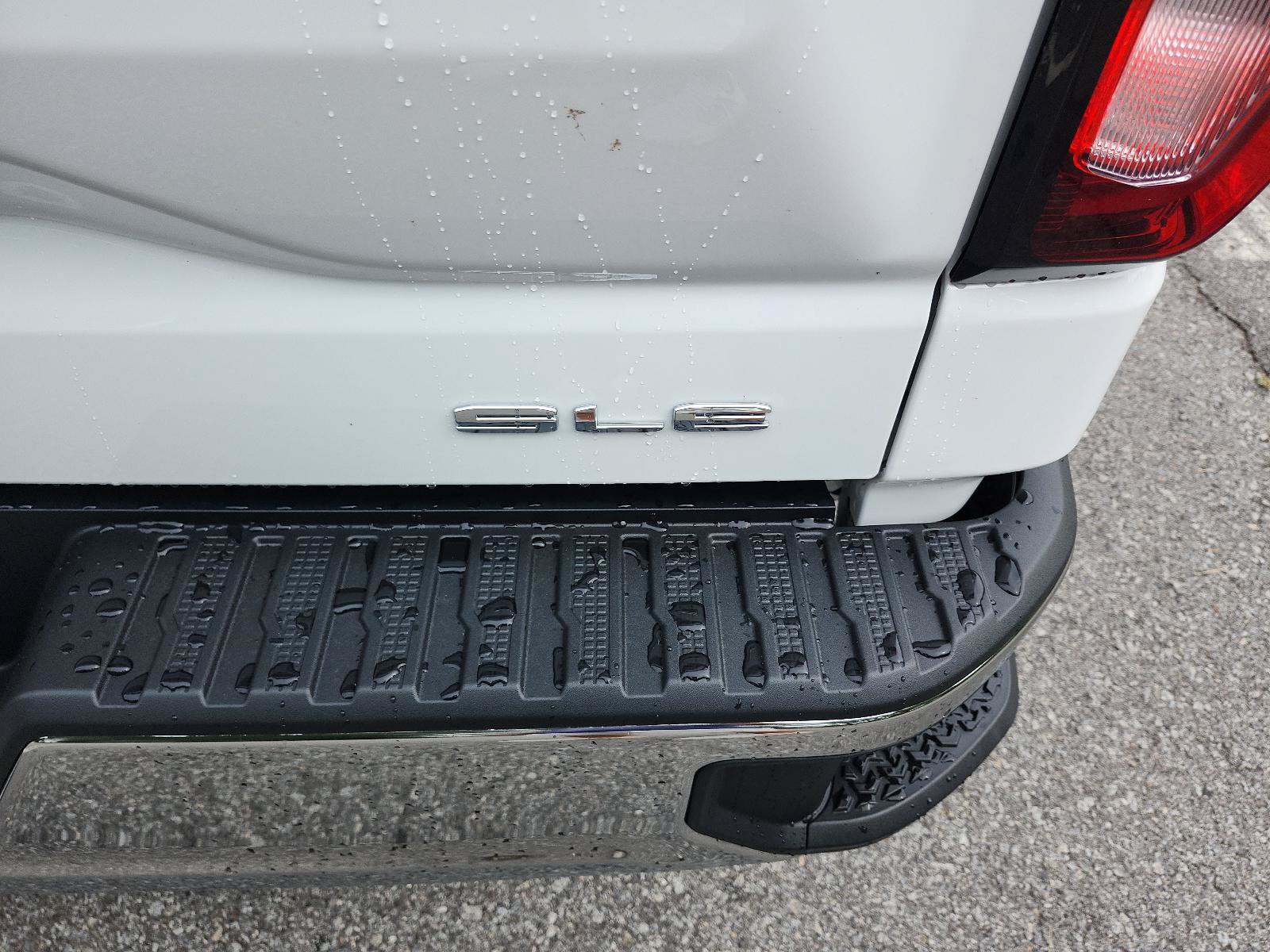 New 2026 GMC Sierra 1500 SLE AWD/4WD image 4