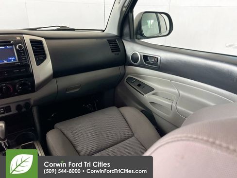 Used 2012 Toyota Tacoma 4x4 Double Cab image 25