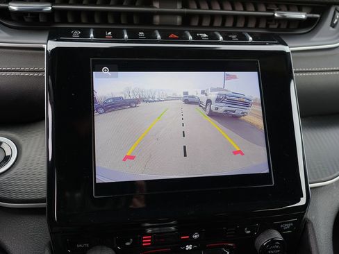 Used 2024 Jeep Grand Cherokee Altitude image 25