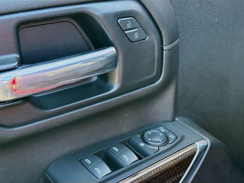 Used 2021 Chevrolet Silverado 2500 LT w/ Convenience Package image 22