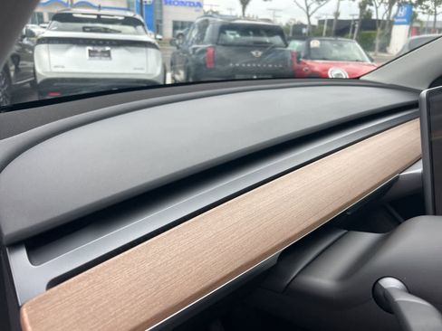 Used 2024 Tesla Model Y Long Range image 37