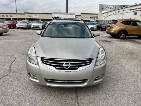 Used 2010 Nissan Altima 2.5 SL w/ SL Pkg image 2