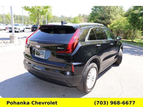 Used 2024 Cadillac XT4 Luxury w/ Cold Weather Package AWD/4WD image 7