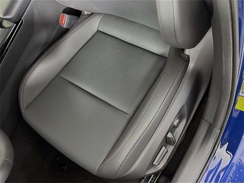 Certified 2025 Toyota Prius Plug-In Hybrid image 24