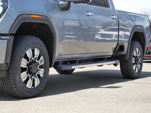 New 2026 GMC Sierra 3500 Denali w/ Denali Reserve Package AWD/4WD image 6