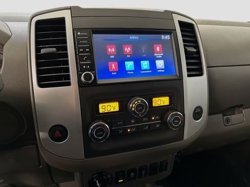 Used 2021 Nissan Frontier SV w/ Midnight Edition Floor Mats image 25