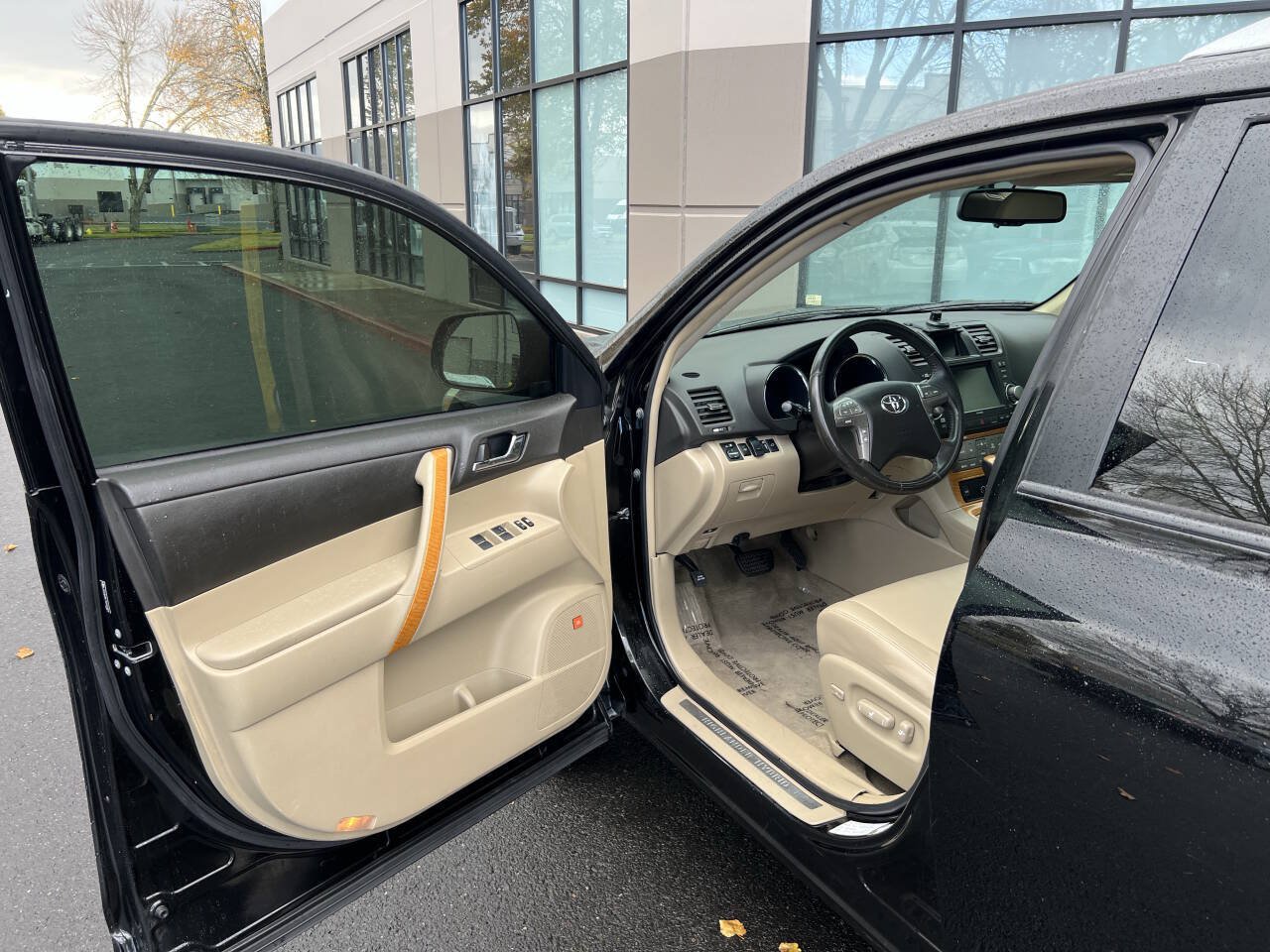 Used 2009 Toyota Highlander Limited AWD/4WD image 6