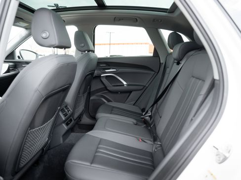 Certified 2025 Audi Q5 Premium Plus w/ Premium Plus image 23