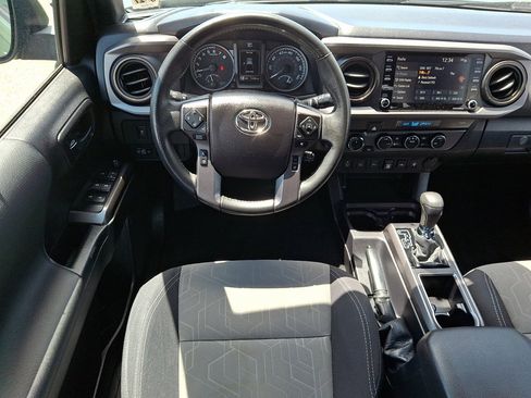 Used 2022 Toyota Tacoma TRD Off-Road AWD/4WD image 22