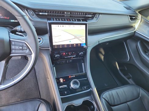 Used 2024 Jeep Grand Cherokee Limited 4xe w/ Luxury Tech Group II image 20