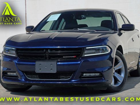 Used 2015 Dodge Charger SXT RWD image 1