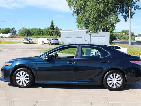 Used 2018 Toyota Camry LE w/ Audio Package FWD image 5
