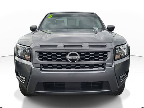 Used 2025 Nissan Frontier SV w/ SV Convenience Package image 2