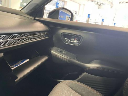 Certified 2025 Honda HR-V Sport image 29