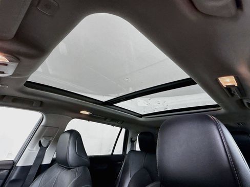 Certified 2025 Toyota Highlander Platinum AWD/4WD image 13