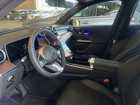 Used 2026 Mercedes-Benz GLC 300 image 4