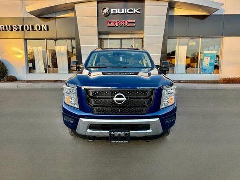 Used 2023 Nissan Titan SV w/ SV Convenience Package image 5