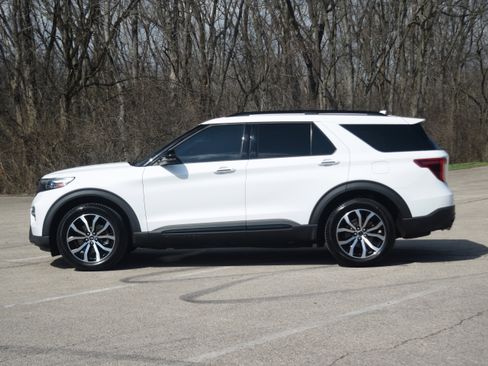 Used 2020 Ford Explorer ST w/ Premium Technology Package image 25