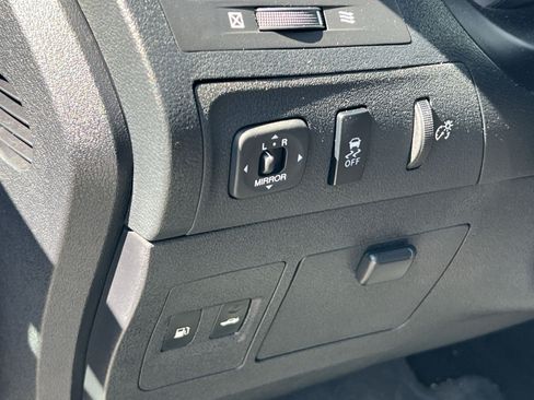 Used 2010 Lexus ES 350 w/ Preferred Accessory Package FWD image 28