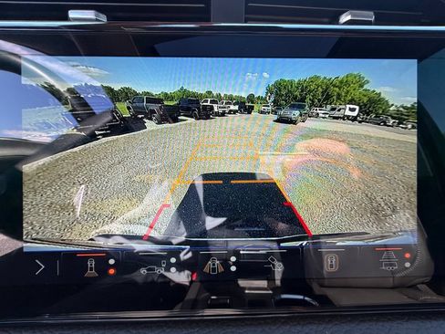Used 2025 GMC Sierra 2500 Denali AWD/4WD image 4