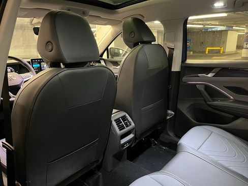 New 2026 Volkswagen Tiguan SE image 23