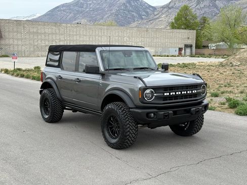 Used 2023 Ford Bronco Black Diamond AWD/4WD image 2