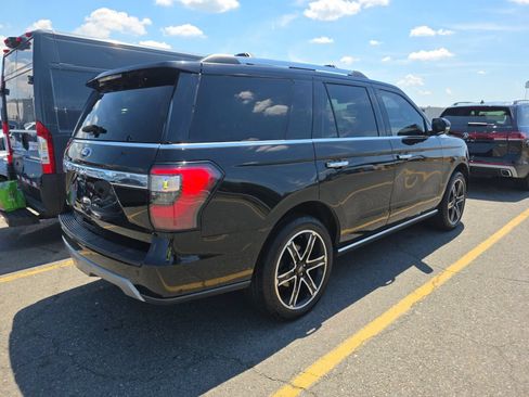 Used 2021 Ford Expedition Limited AWD/4WD image 3