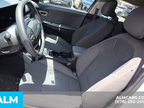 Used 2025 Kia K4 FWD image 11