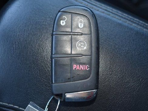 Used 2017 Jeep Renegade Limited image 28