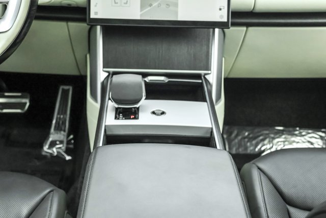 Used 2024 Land Rover Range Rover Long Wheelbase SE AWD/4WD image 19
