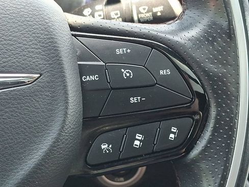 Certified 2020 Chrysler Pacifica Limited FWD image 25