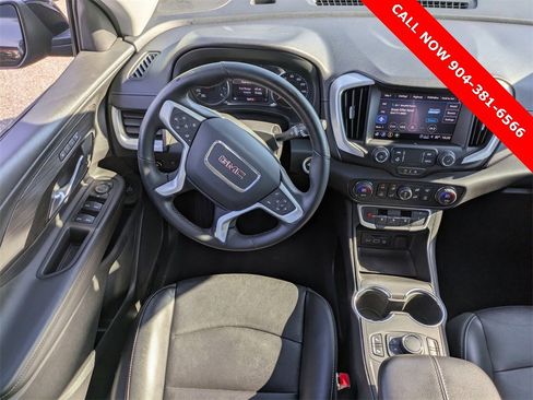 Used 2023 GMC Terrain SLT image 18